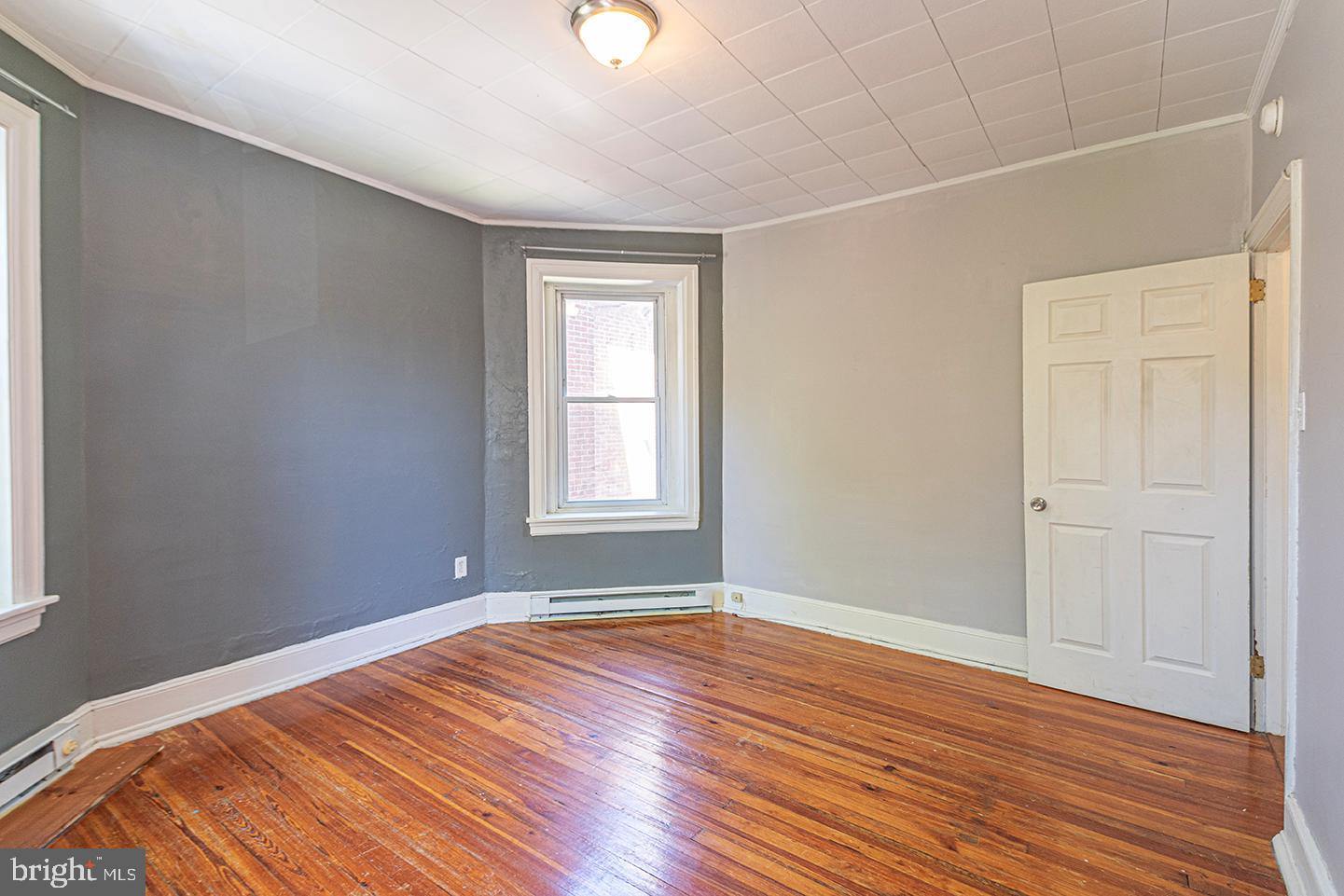 5049 SPRUCE ST #UNIT 2R