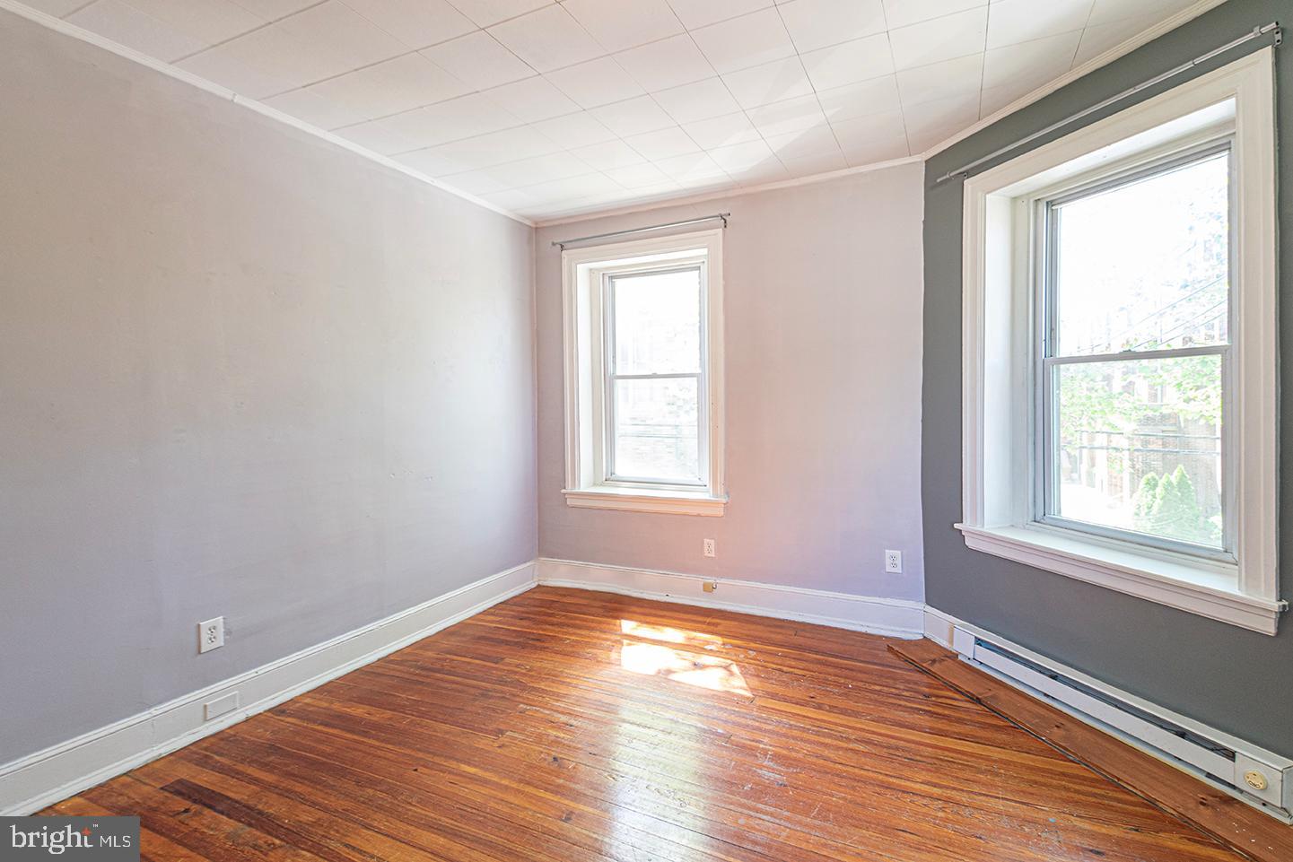 5049 SPRUCE ST #UNIT 2R