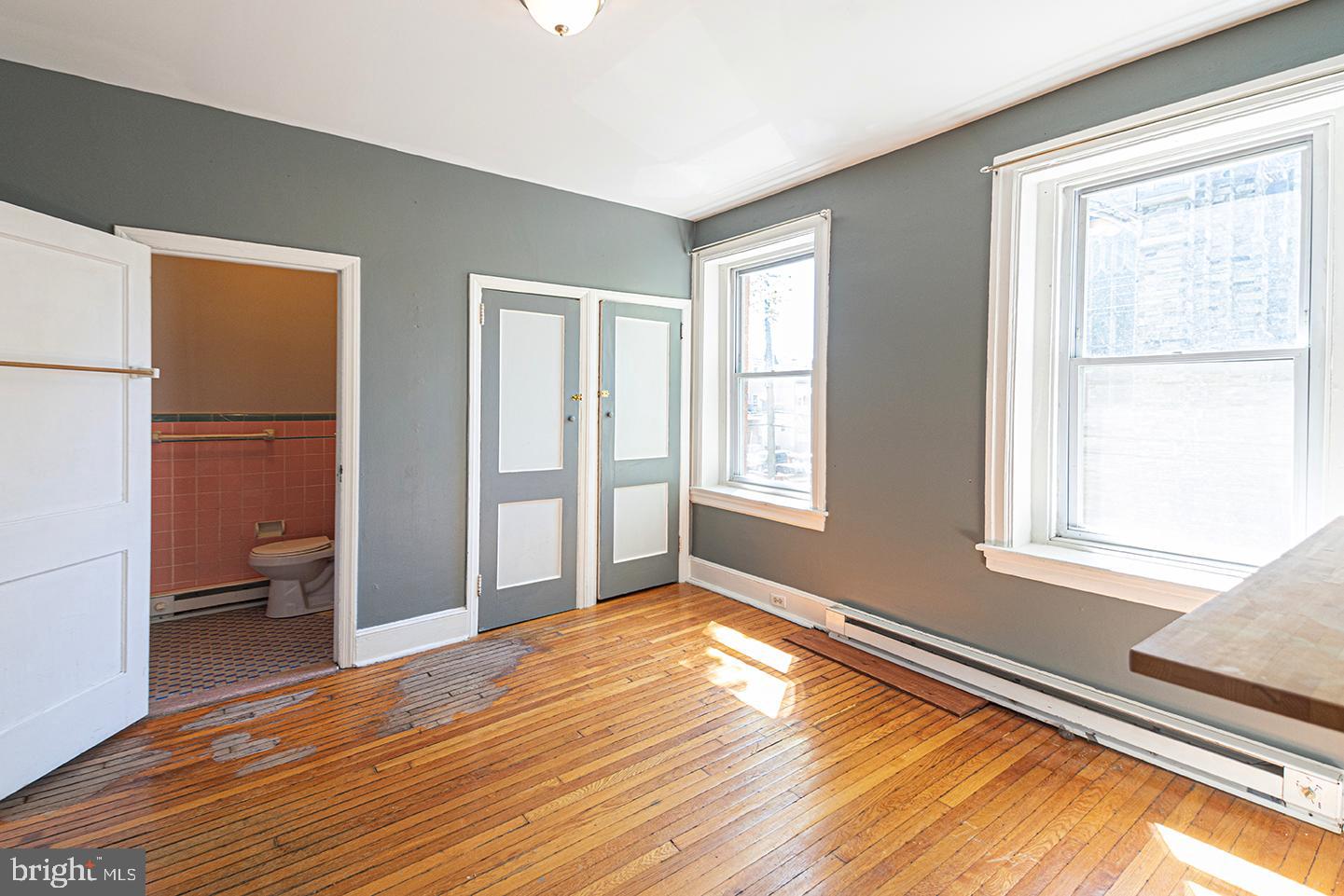 5049 SPRUCE ST #UNIT 2R