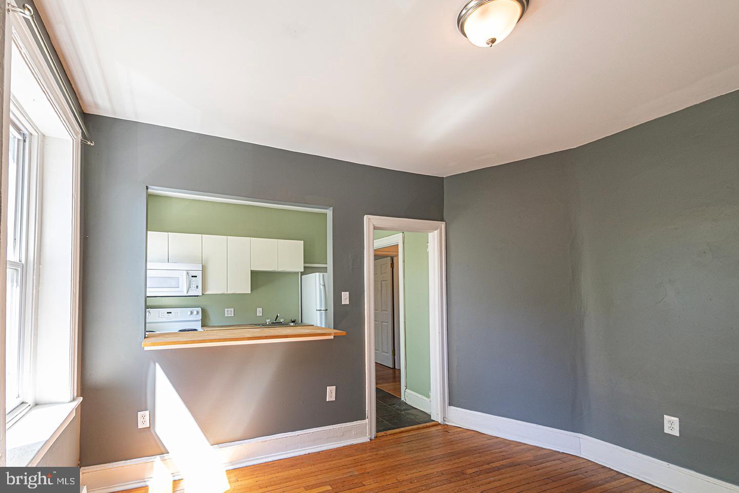 5049 SPRUCE ST #UNIT 2R