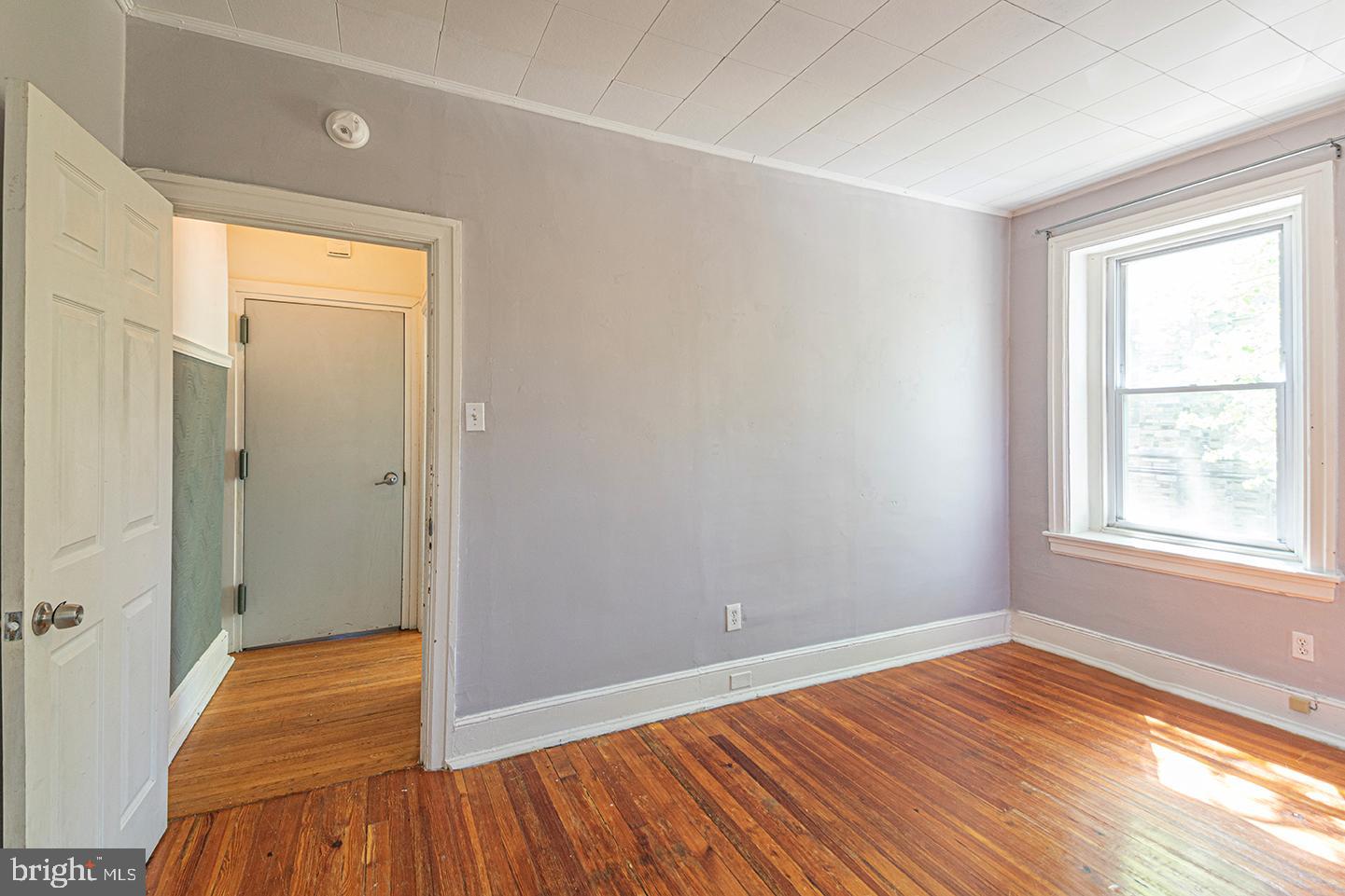 5049 SPRUCE ST #UNIT 2R