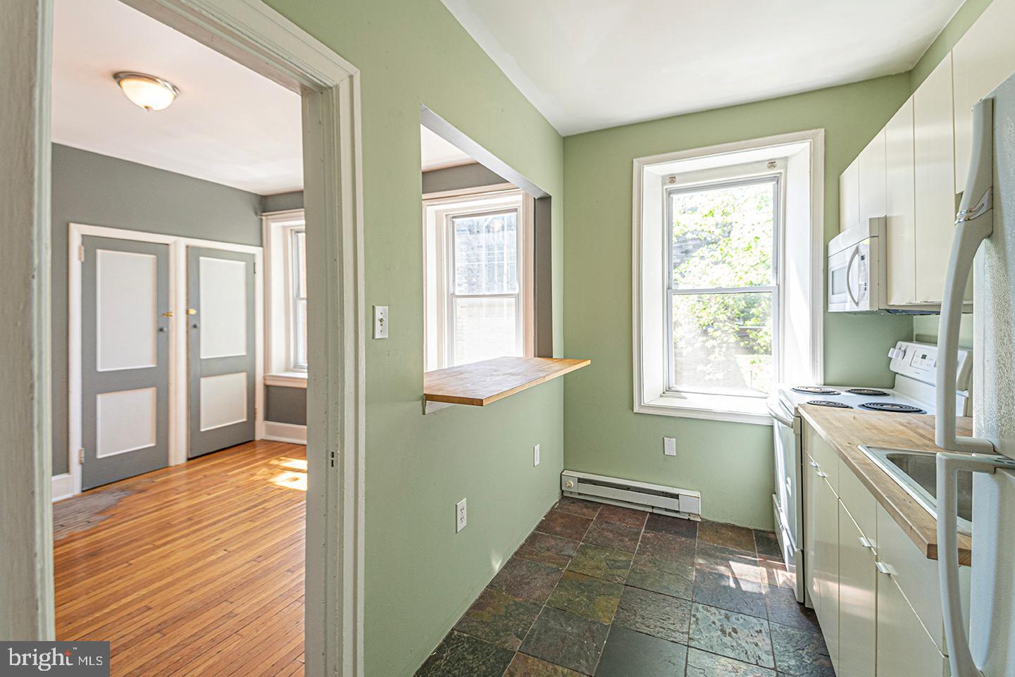 5049 SPRUCE ST #UNIT 2R