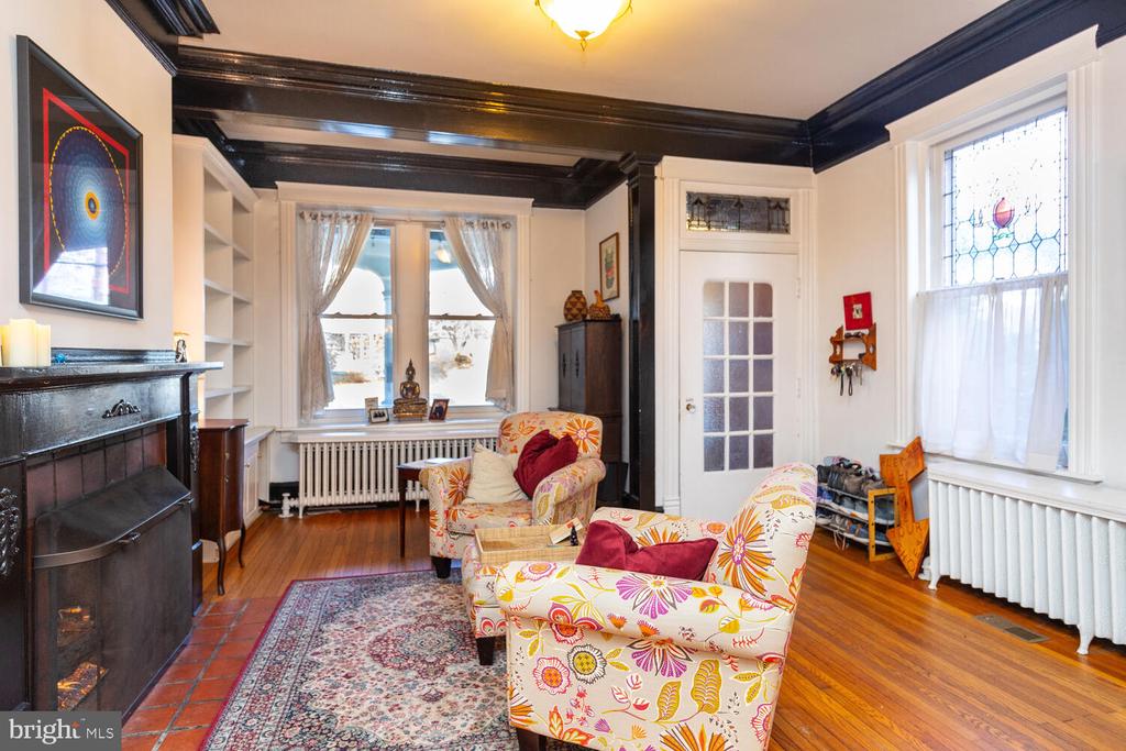 422 E Mount Airy Ave