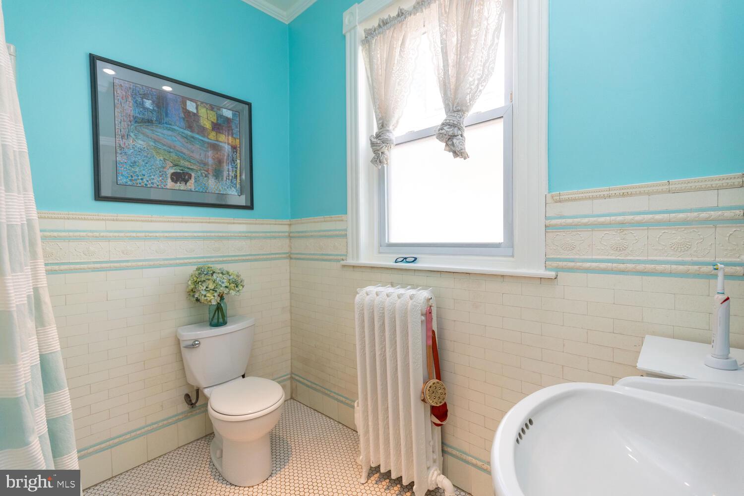 422 E Mount Airy Ave