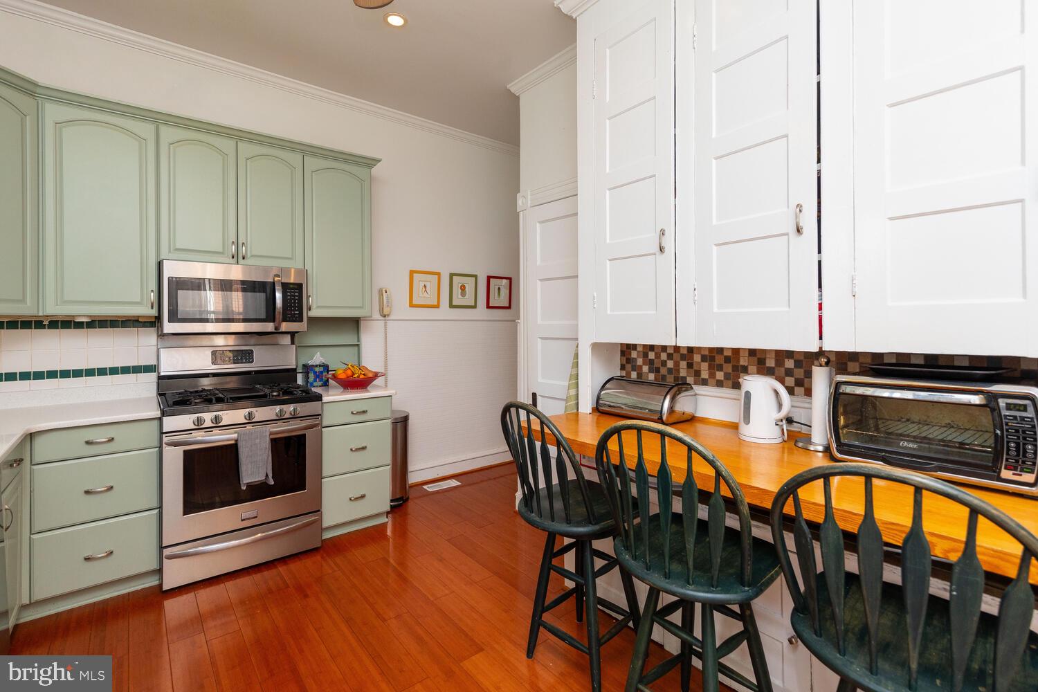 422 E Mount Airy Ave