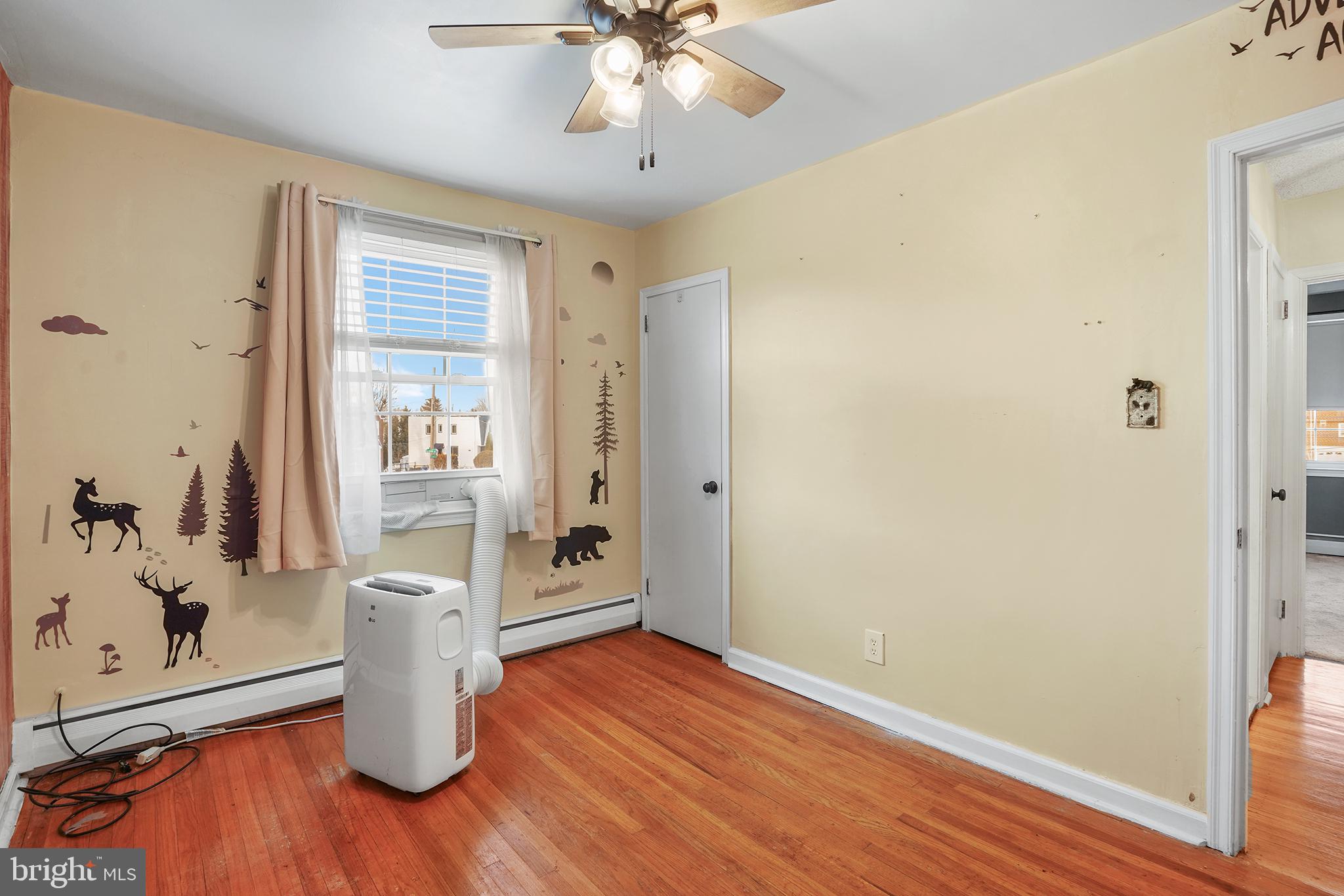 824 GLENN ST