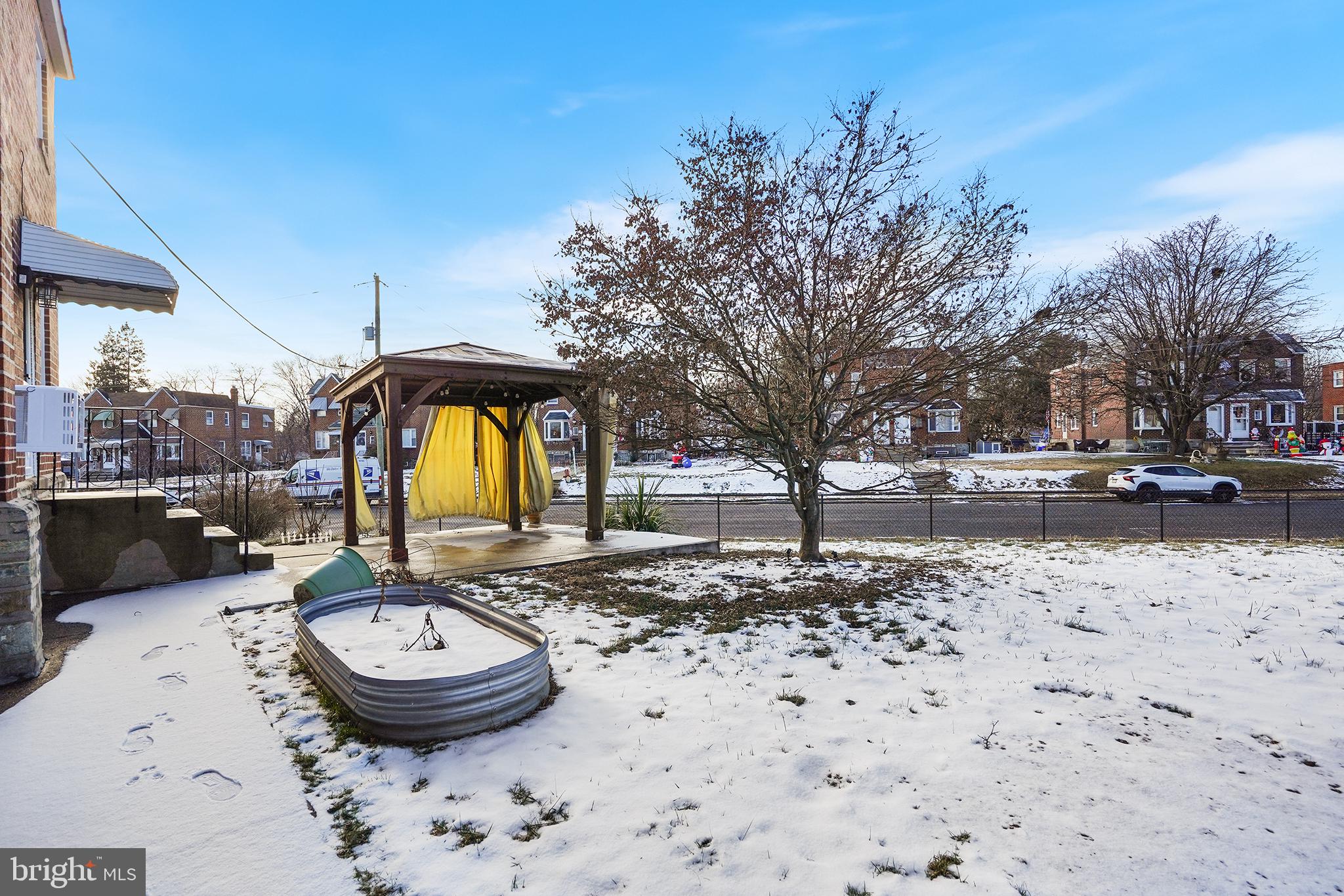 824 GLENN ST