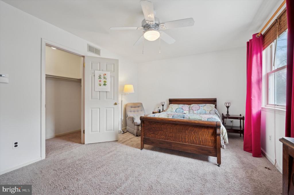115 E Roumfort Rd #24