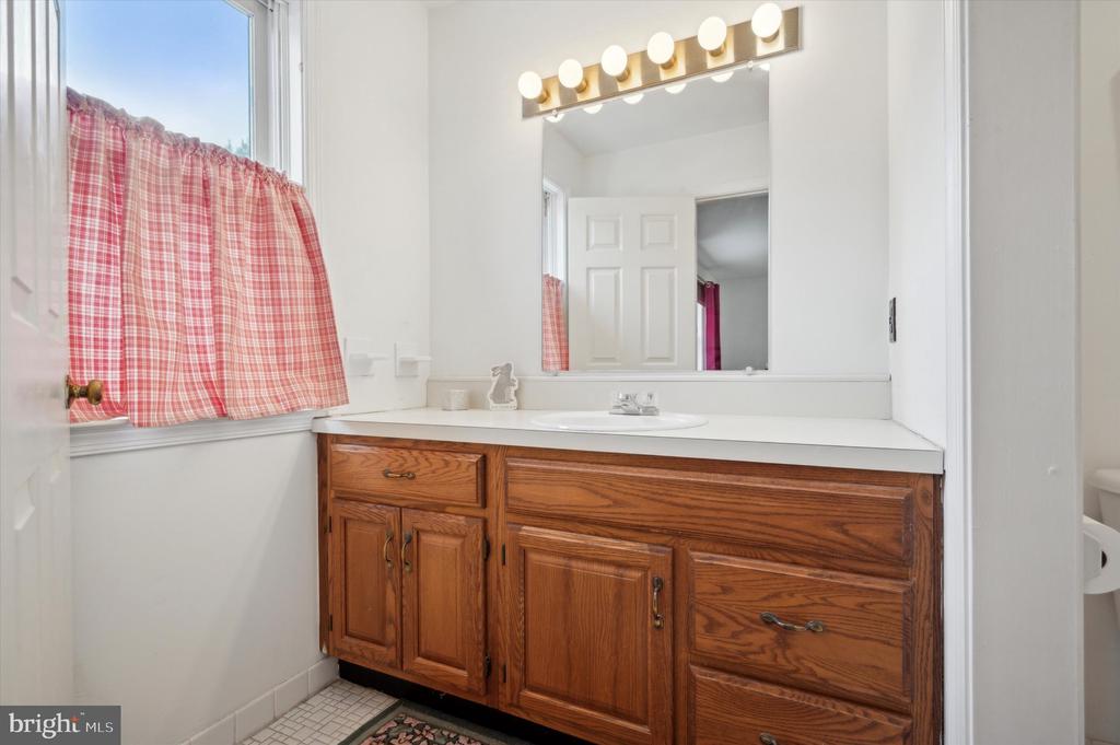 115 E Roumfort Rd #24
