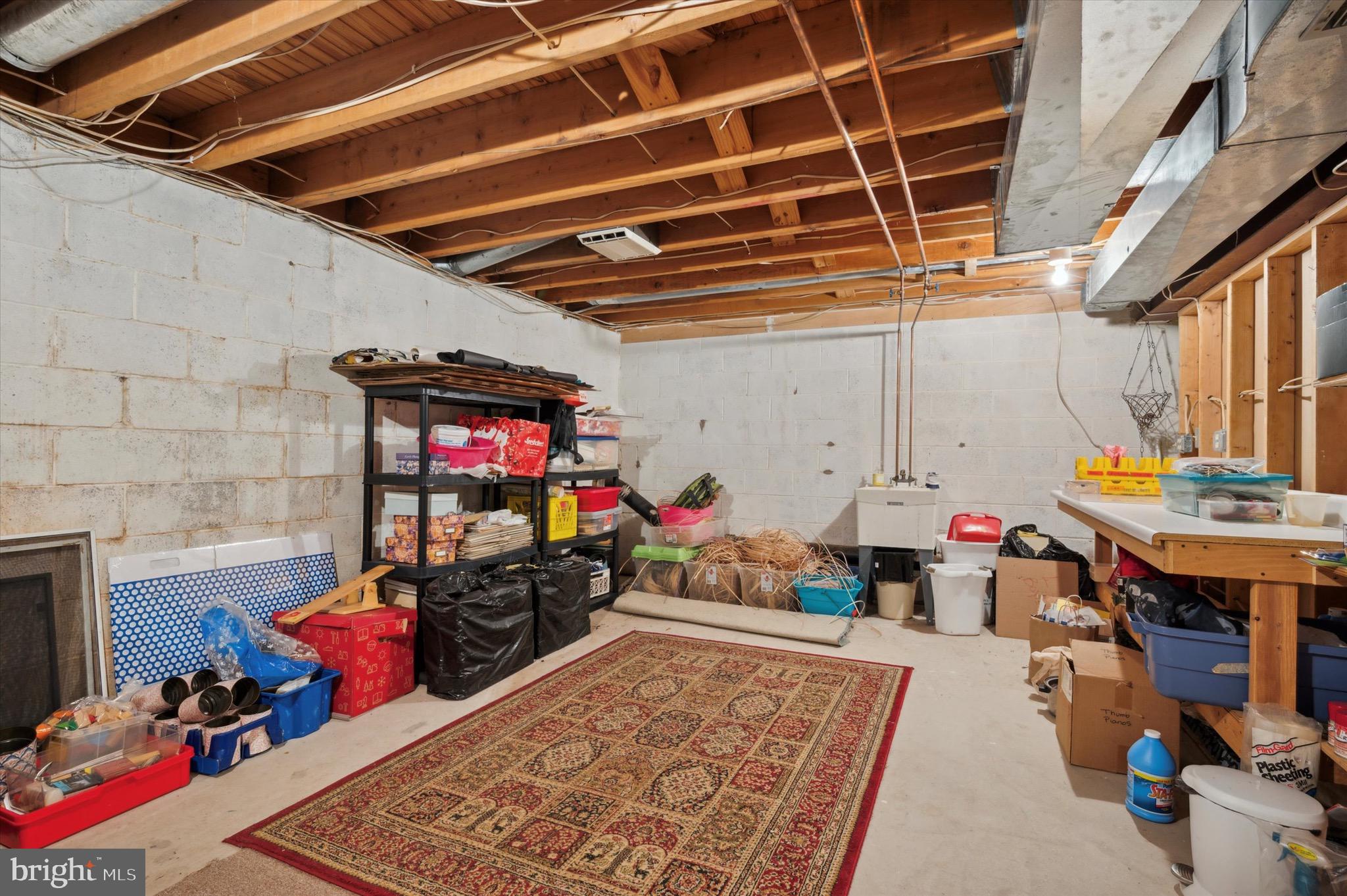 115 E Roumfort Rd #24