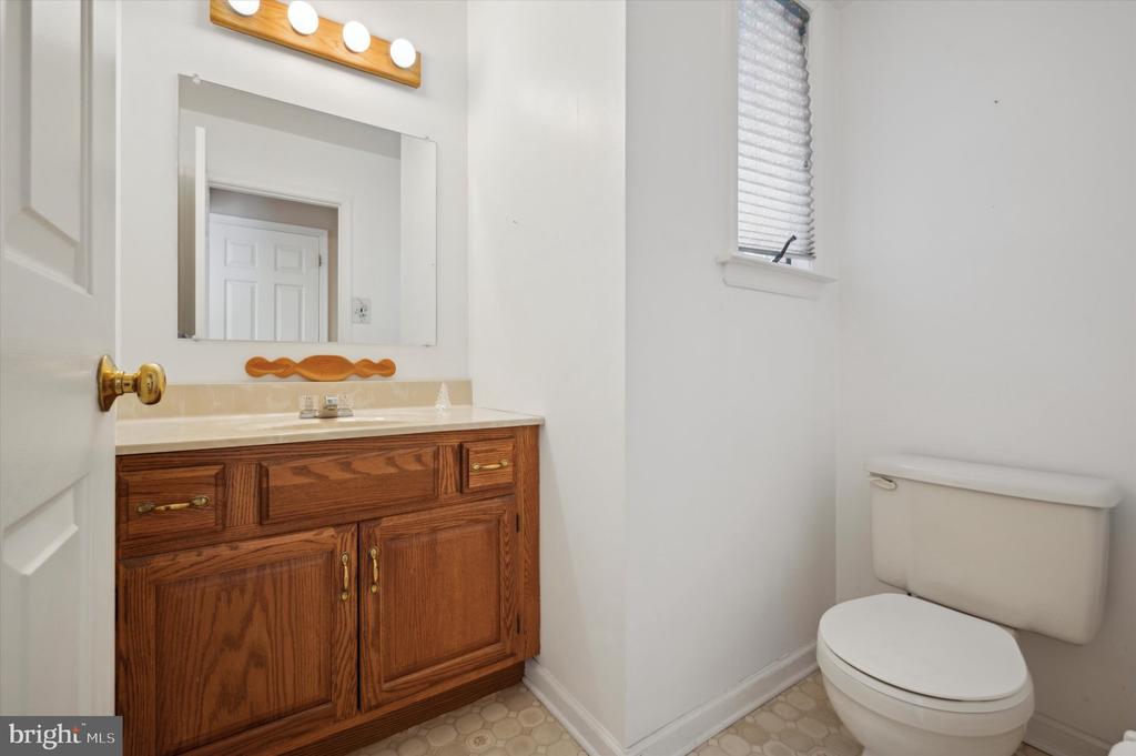 115 E Roumfort Rd #24