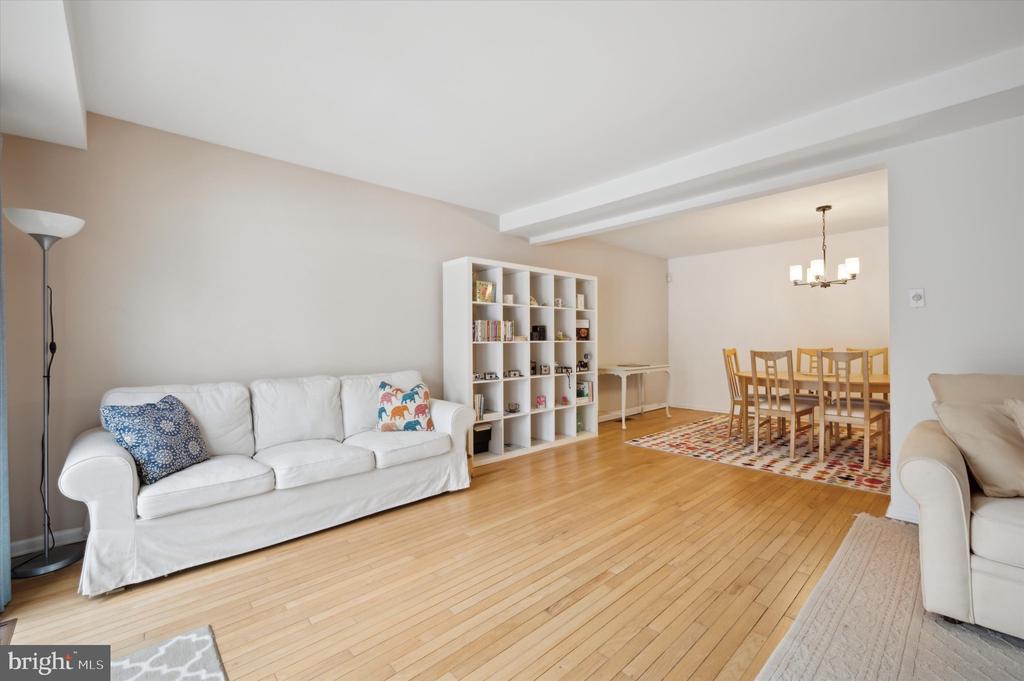 115 E Roumfort Rd #24