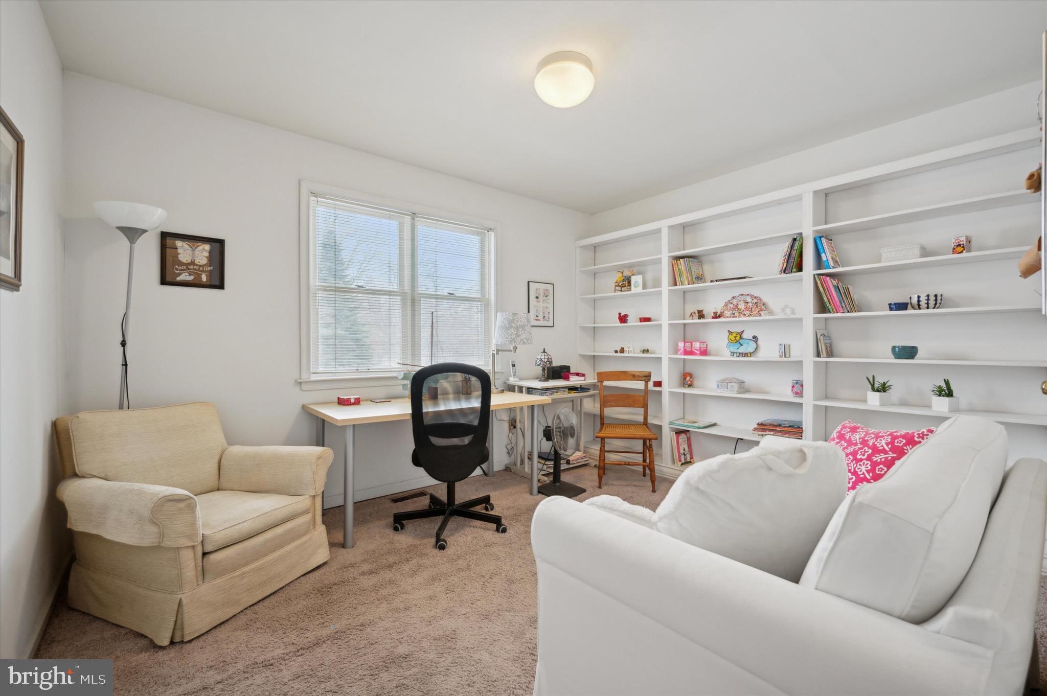 115 E Roumfort Rd #24