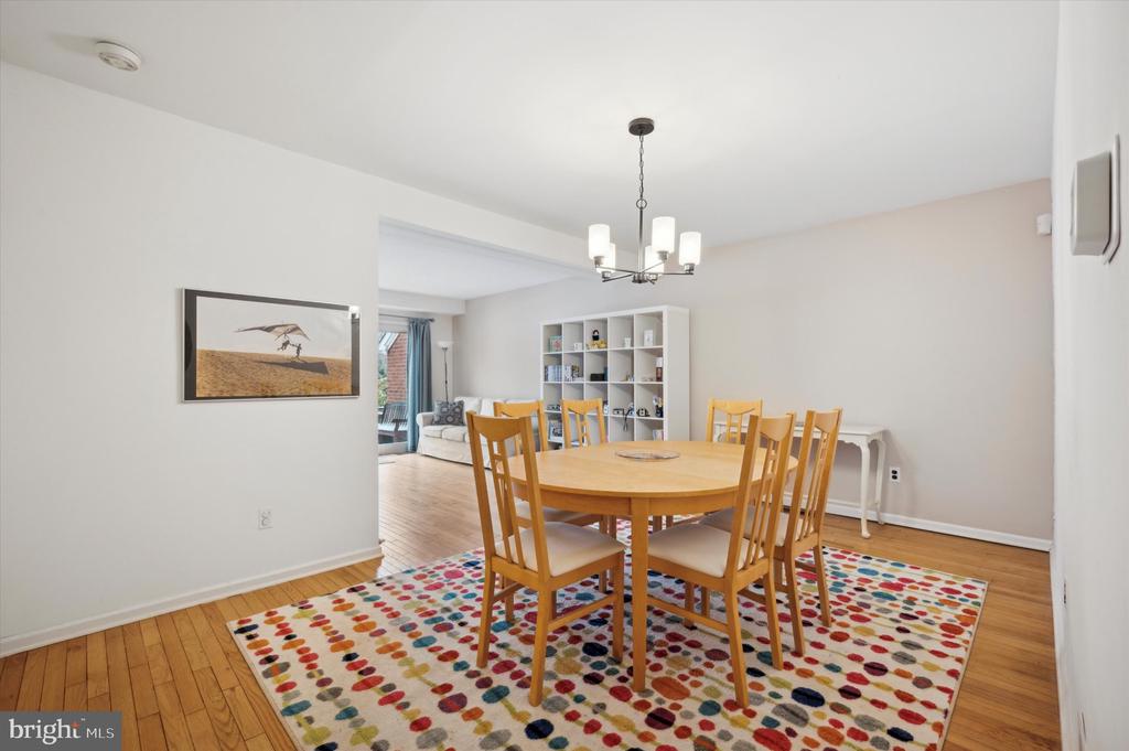 115 E Roumfort Rd #24