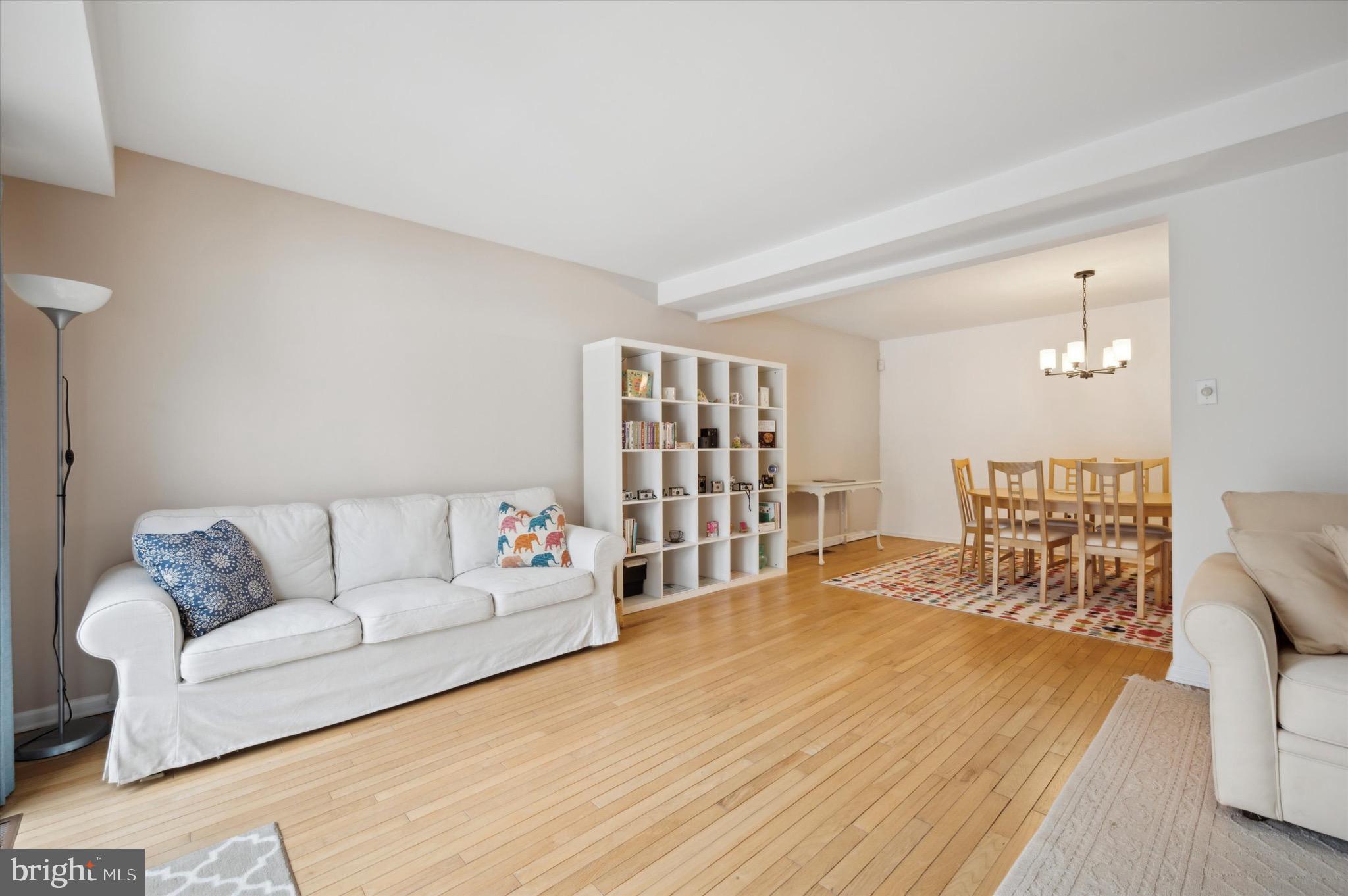 115 E Roumfort Rd #24