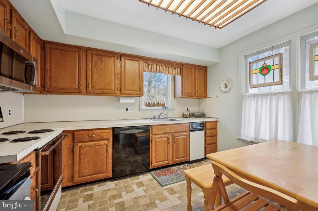 115 E Roumfort Rd #24