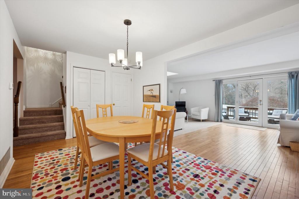 115 E Roumfort Rd #24