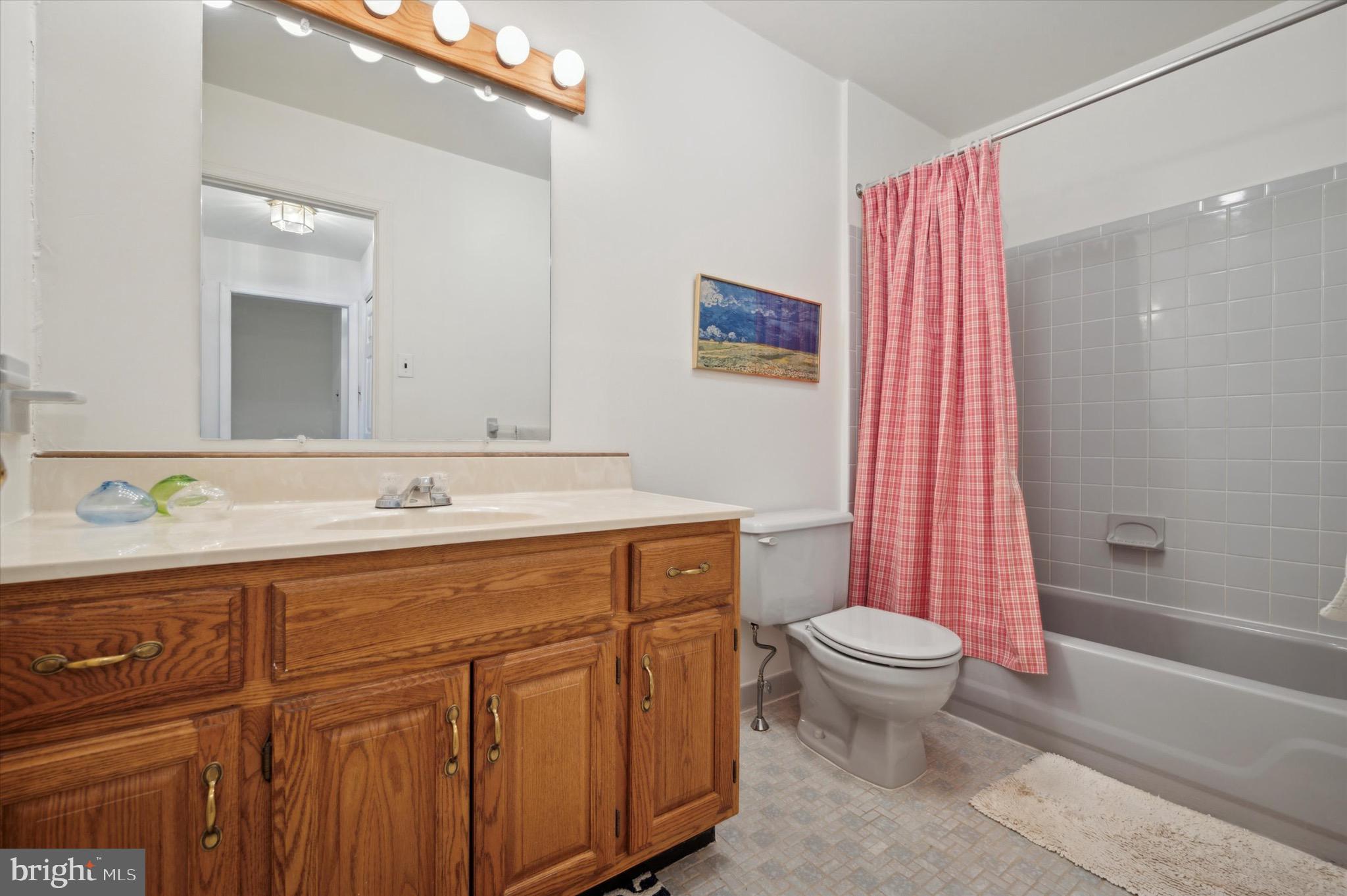 115 E Roumfort Rd #24