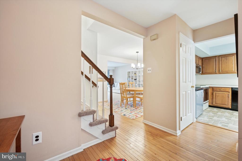 115 E Roumfort Rd #24