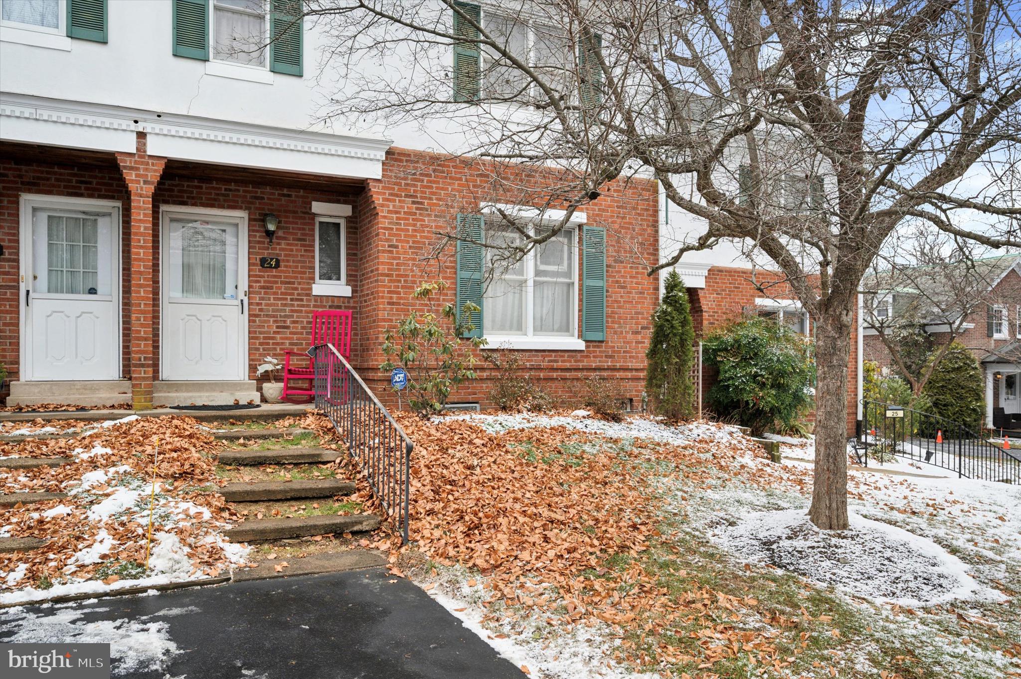 115 E Roumfort Rd #24