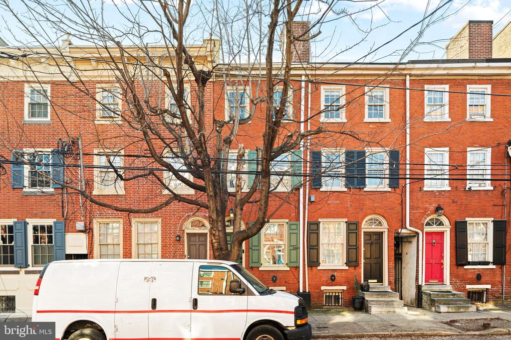218 Monroe St