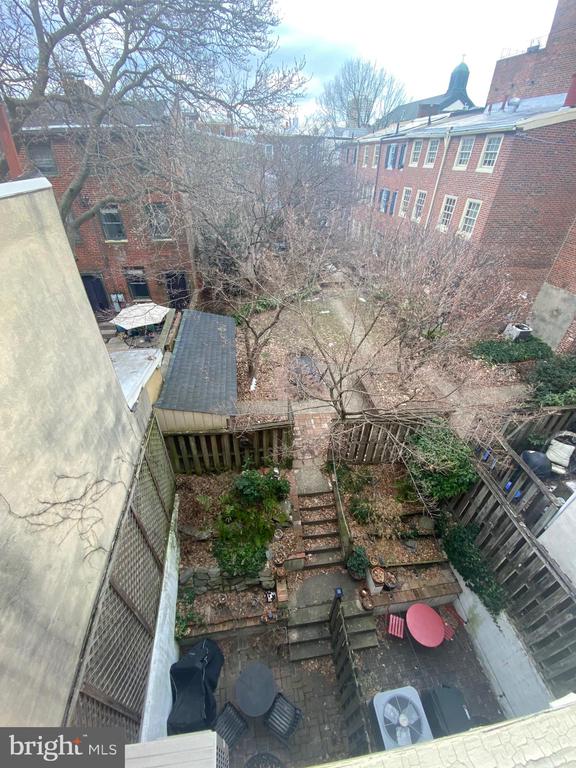 218 Monroe St