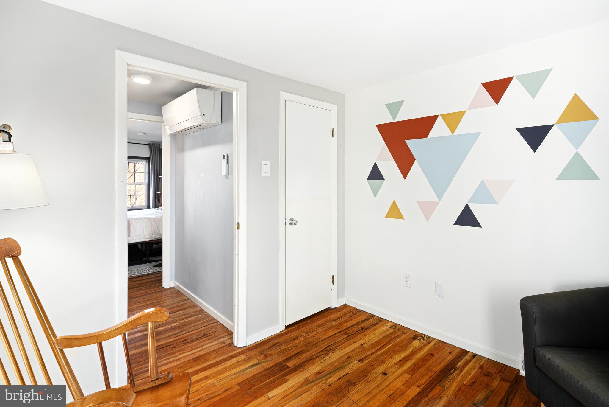 218 Monroe St