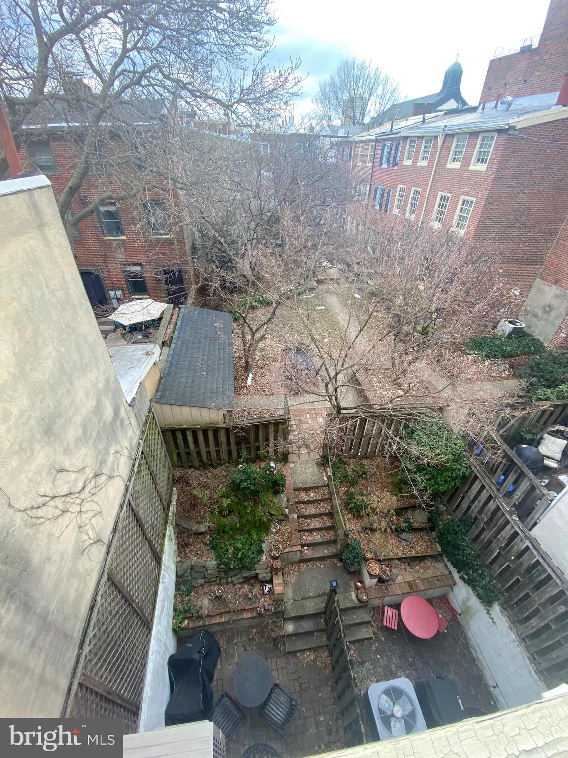 218 Monroe St