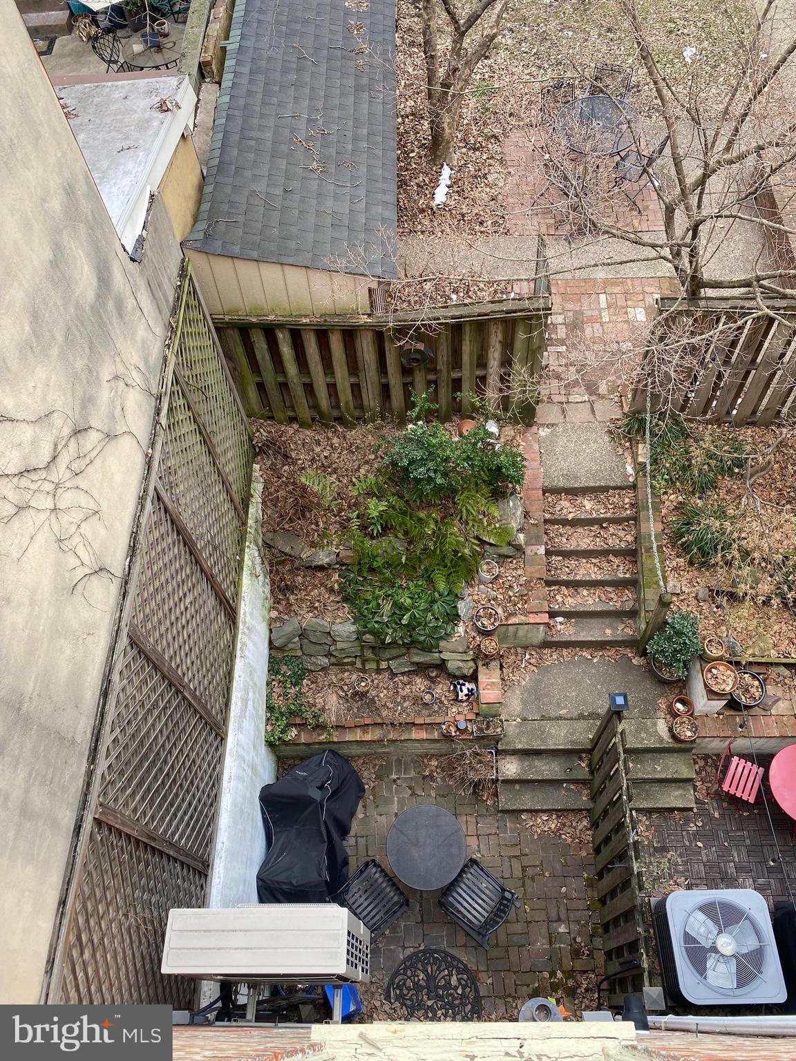 218 Monroe St
