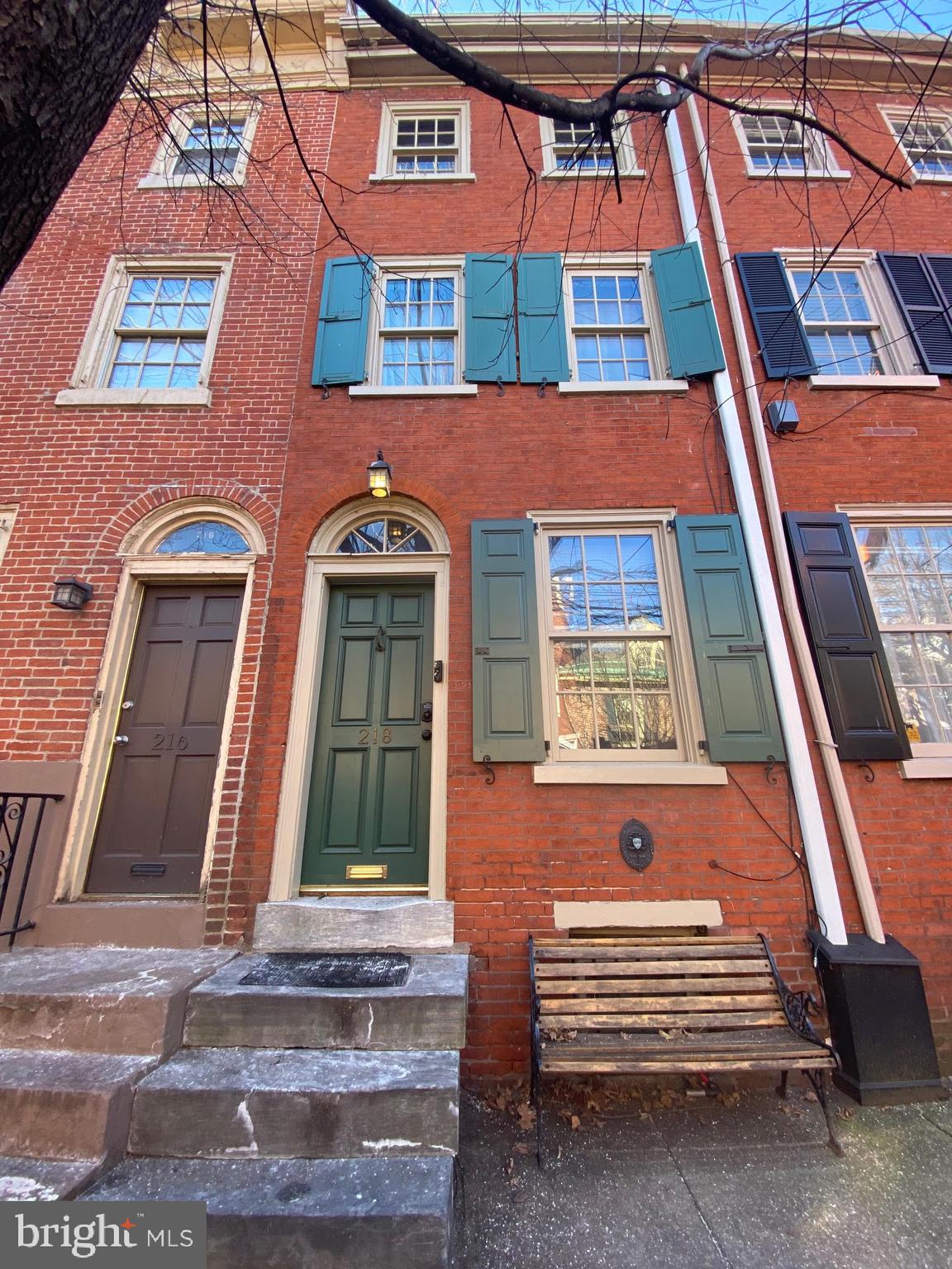 218 Monroe St