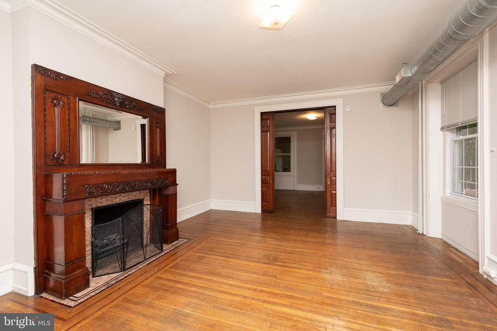 2021 SPRING GARDEN ST #2R