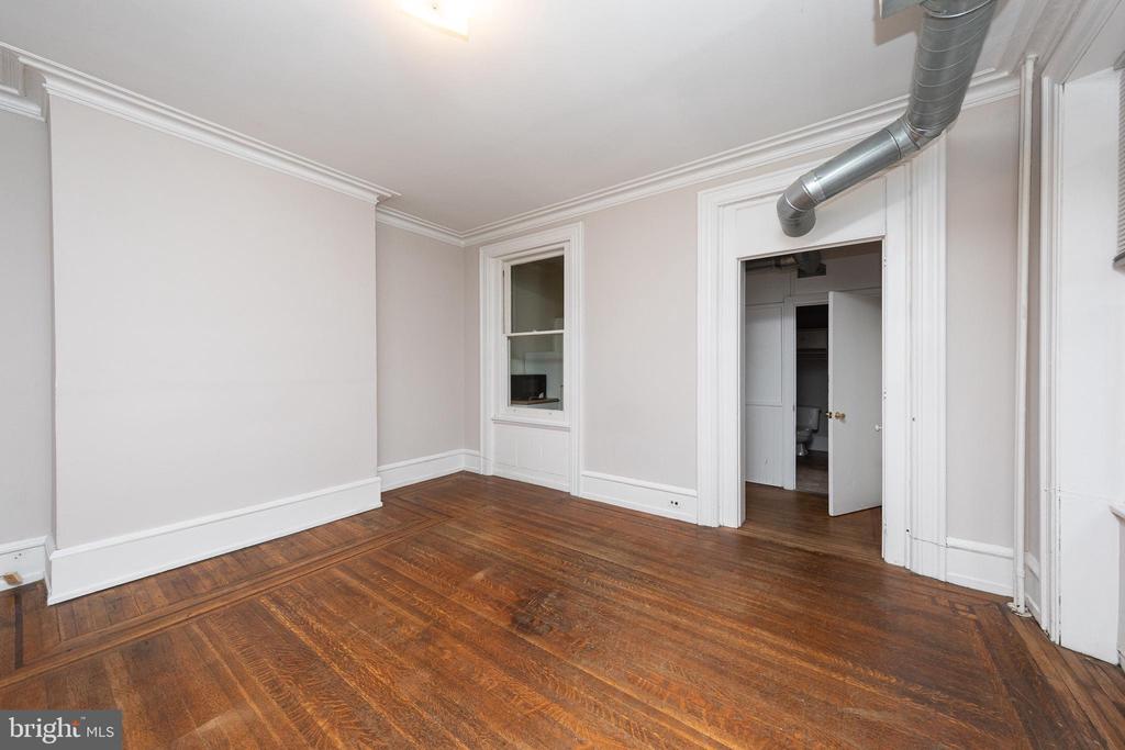 2021 SPRING GARDEN ST #2R