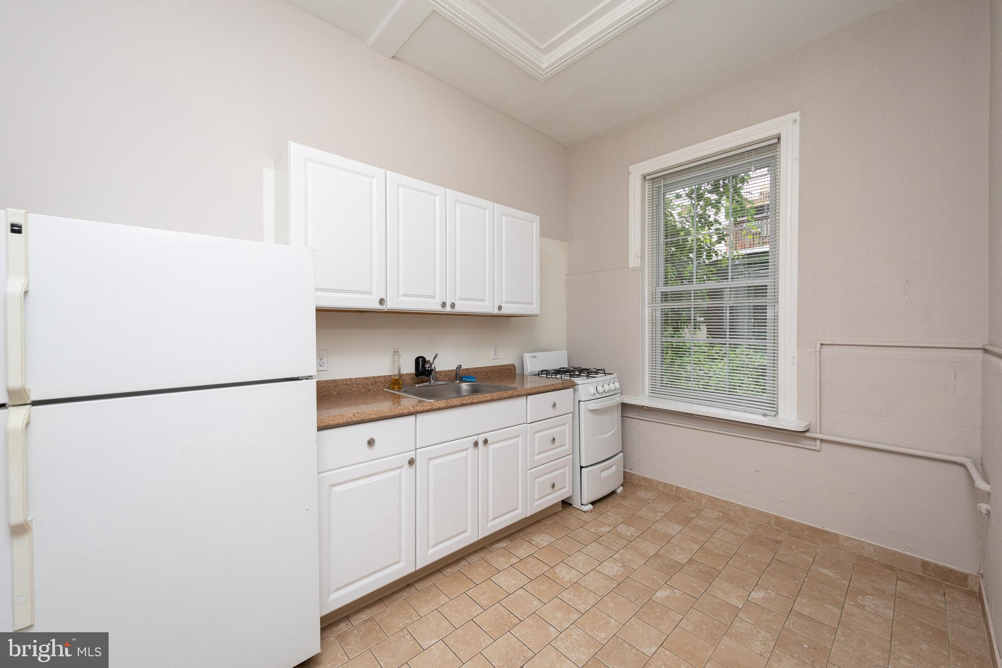 2021 SPRING GARDEN ST #2R