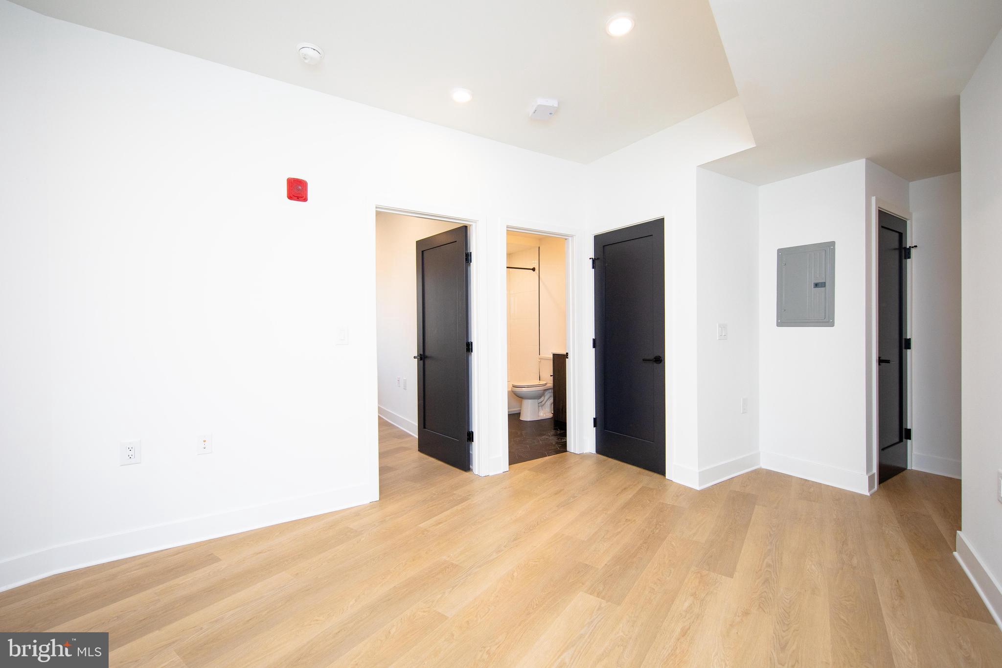 633-35 N 5TH ST #201