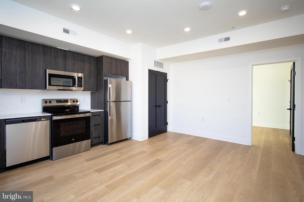 633-35 N 5TH ST #205