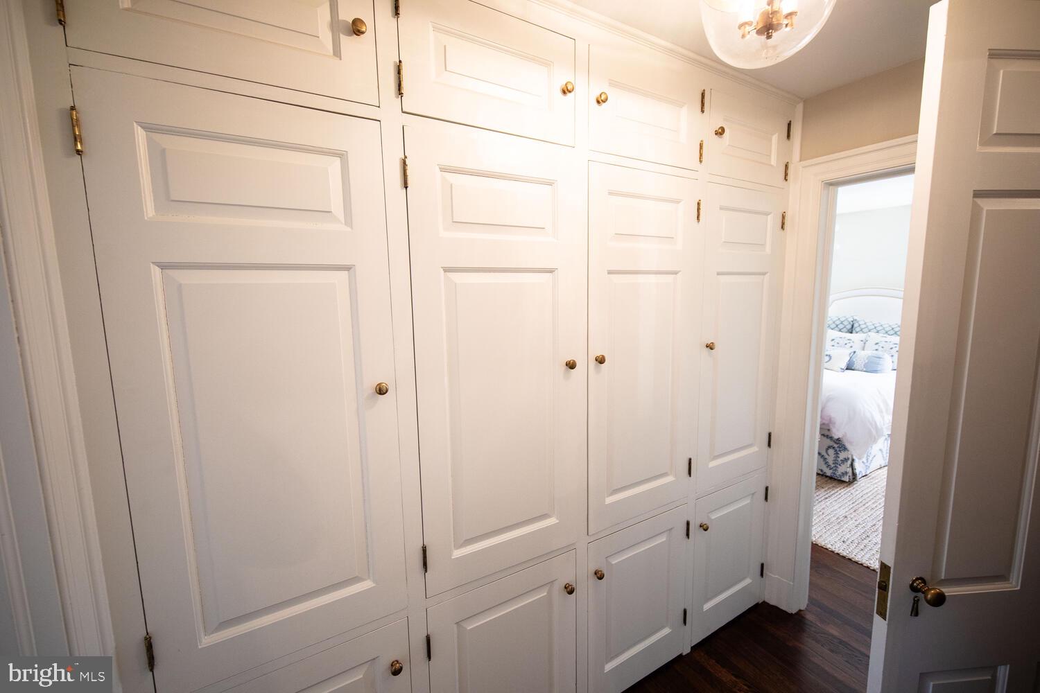 714 W Mount Airy Ave