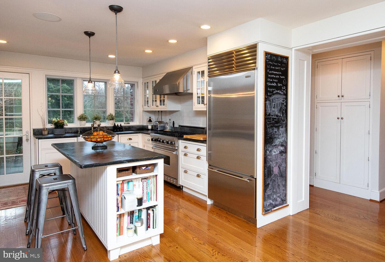 714 W Mount Airy Ave