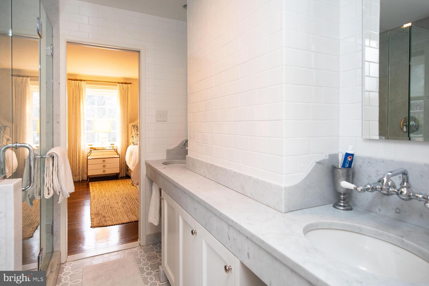 714 W Mount Airy Ave