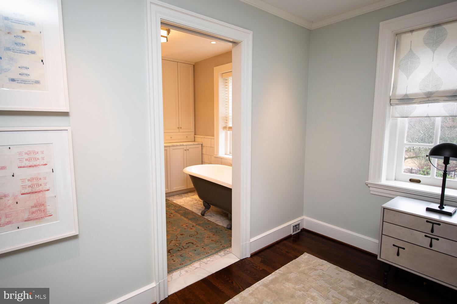 714 W Mount Airy Ave