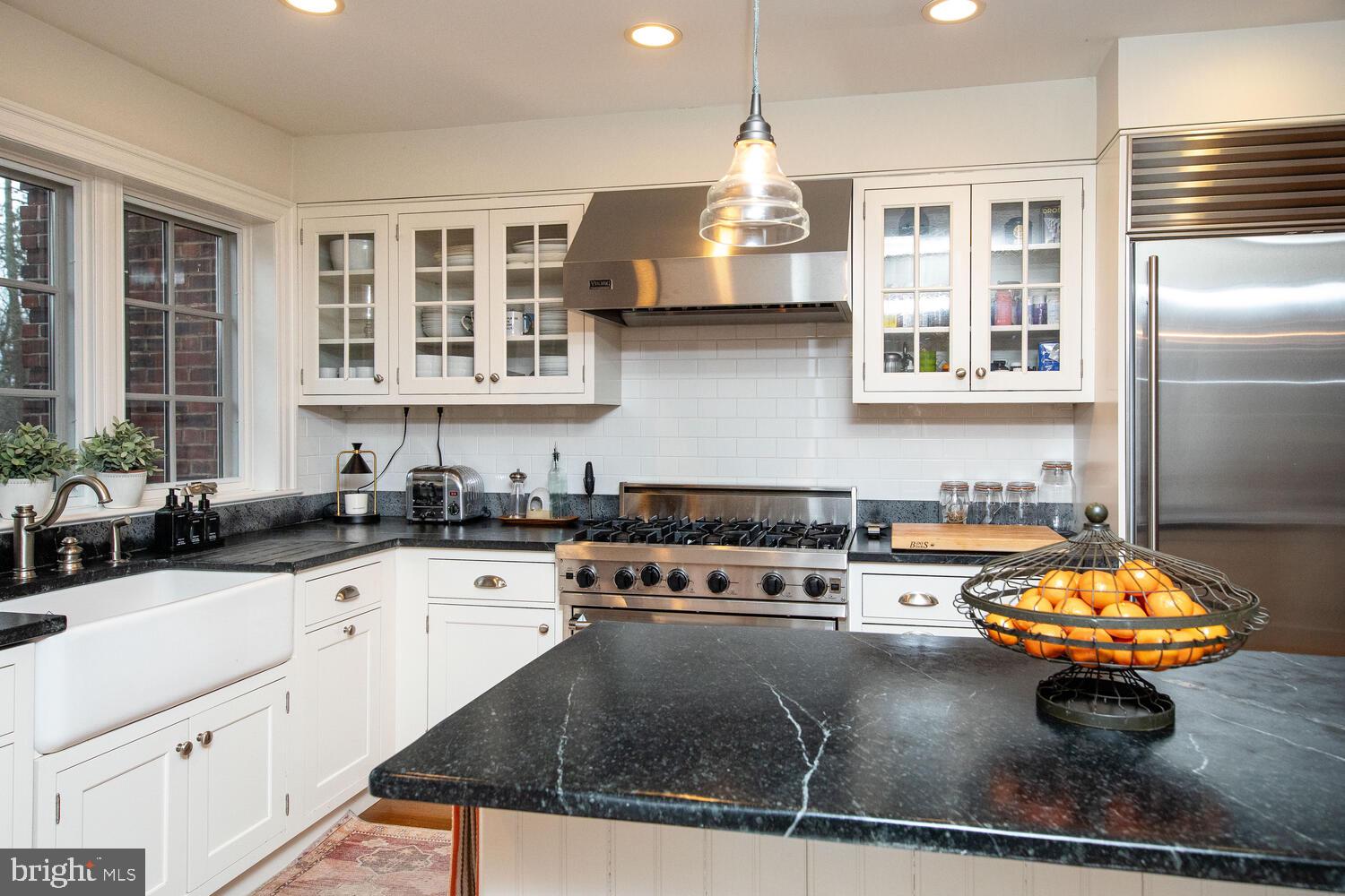 714 W Mount Airy Ave