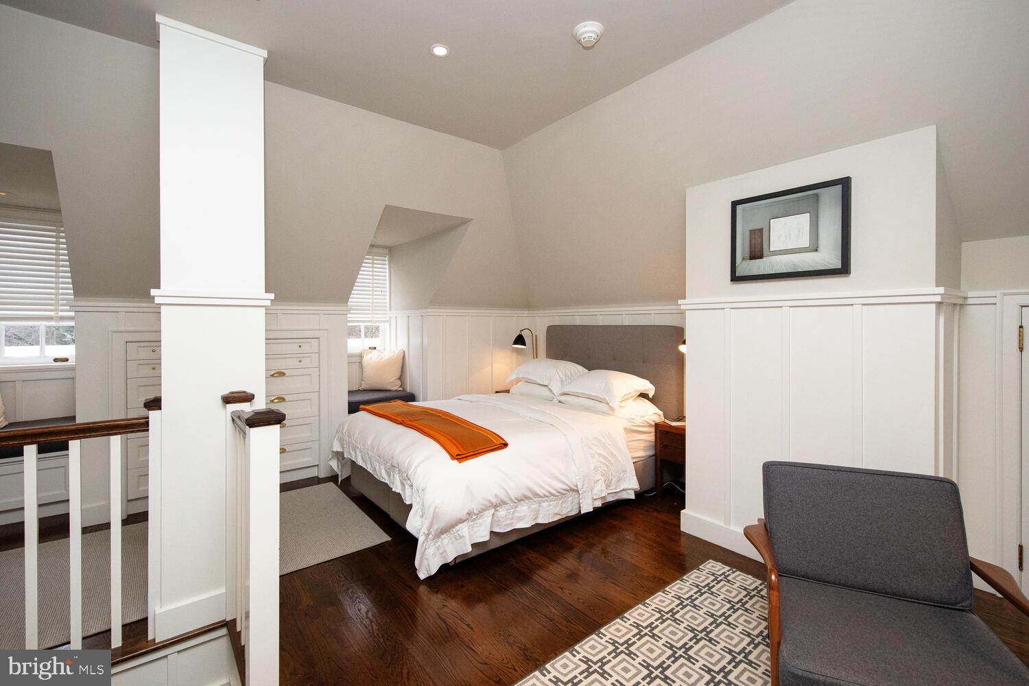 714 W Mount Airy Ave