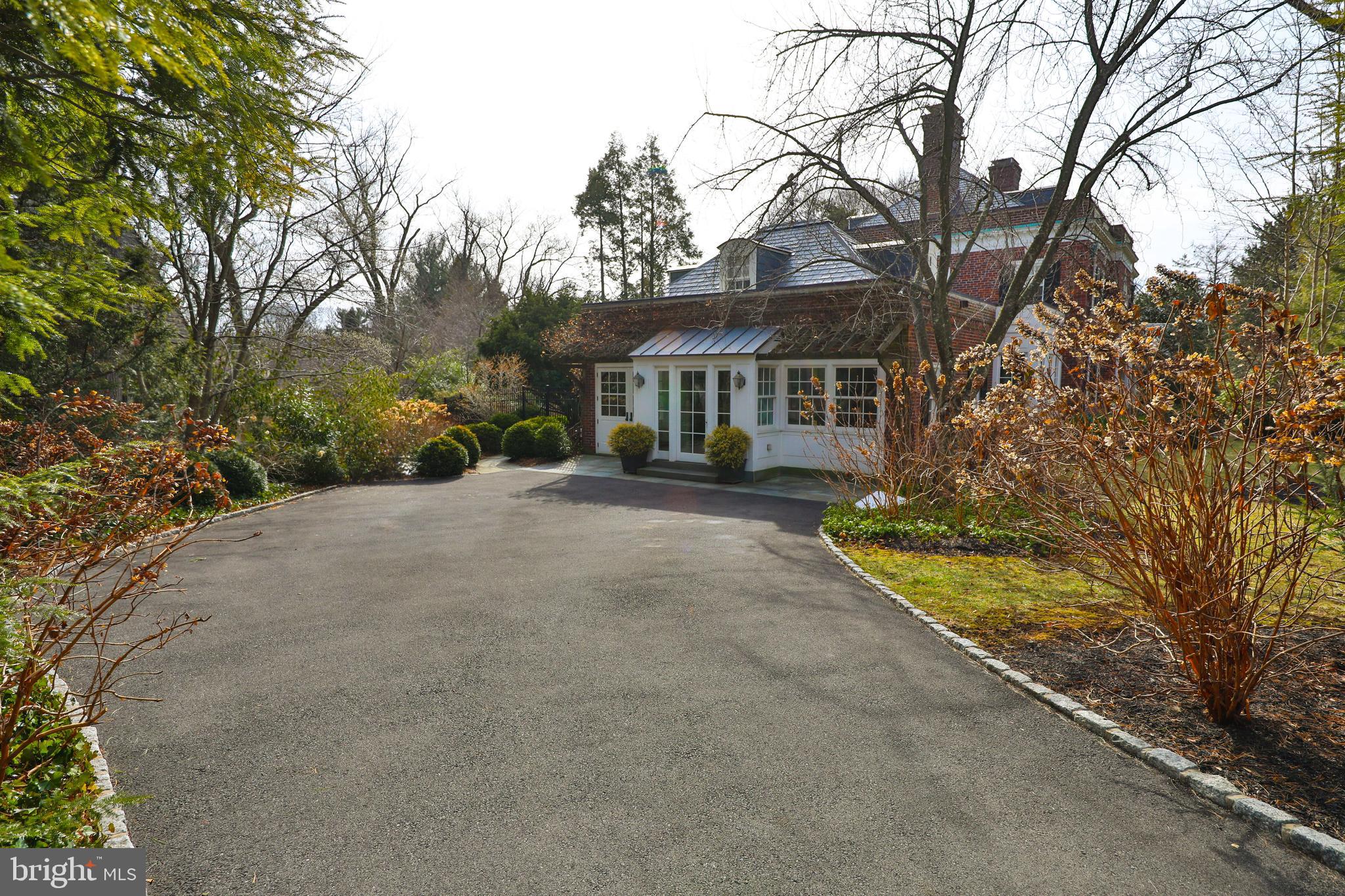 714 W Mount Airy Ave