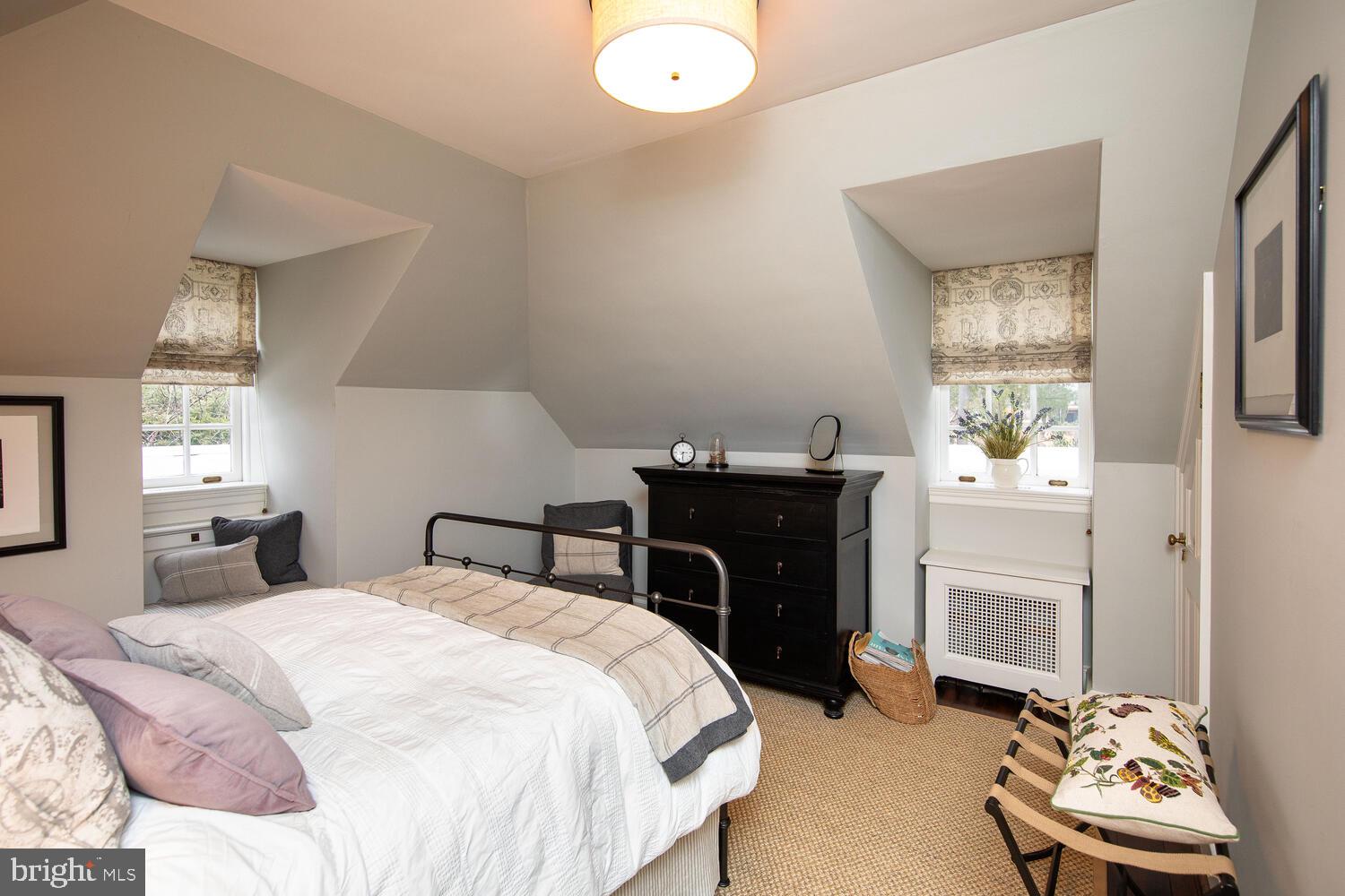 714 W Mount Airy Ave