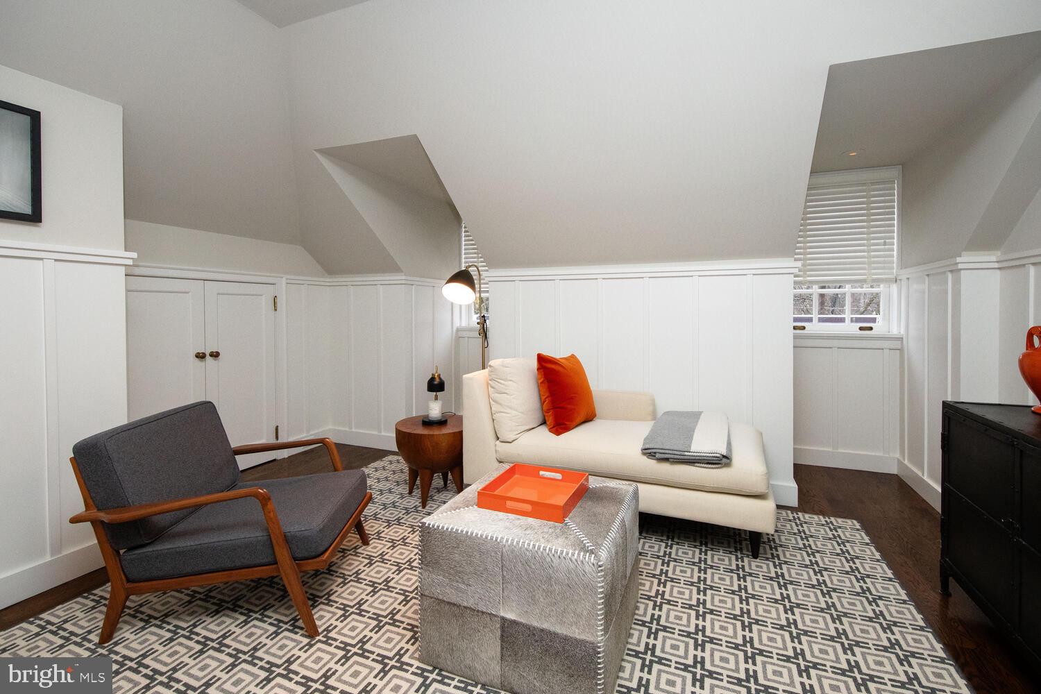 714 W Mount Airy Ave
