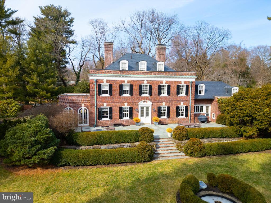714 W Mount Airy Ave