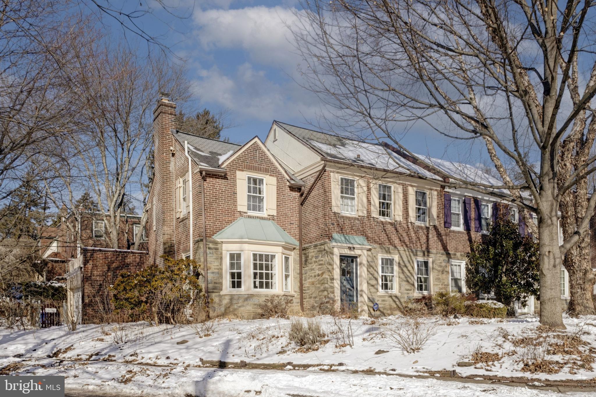 301 E Allens Ln