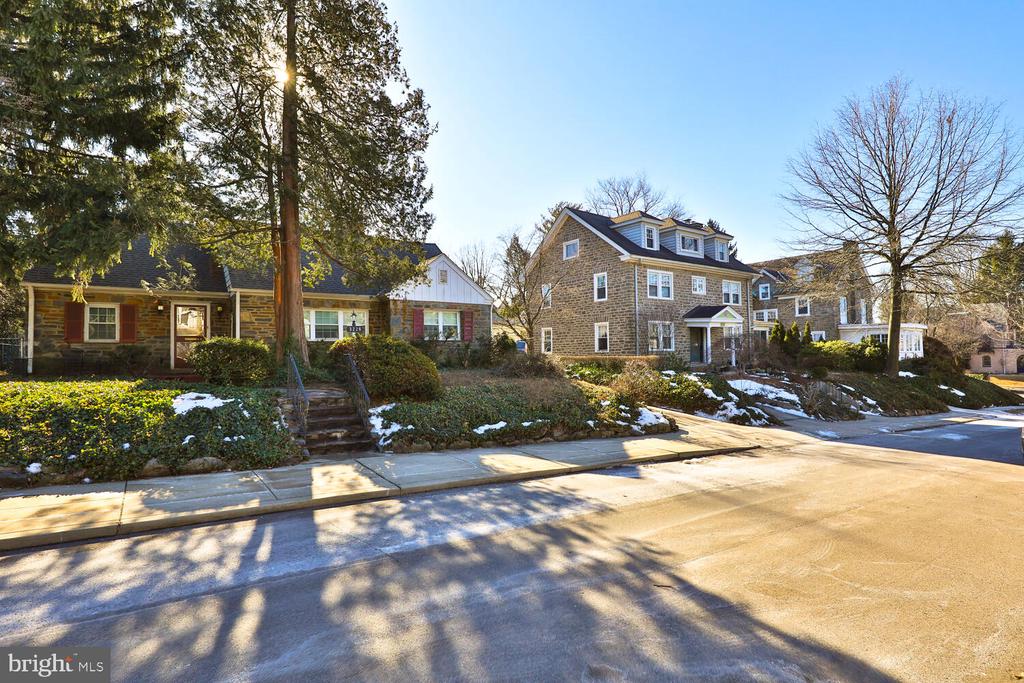 3226 W Penn St