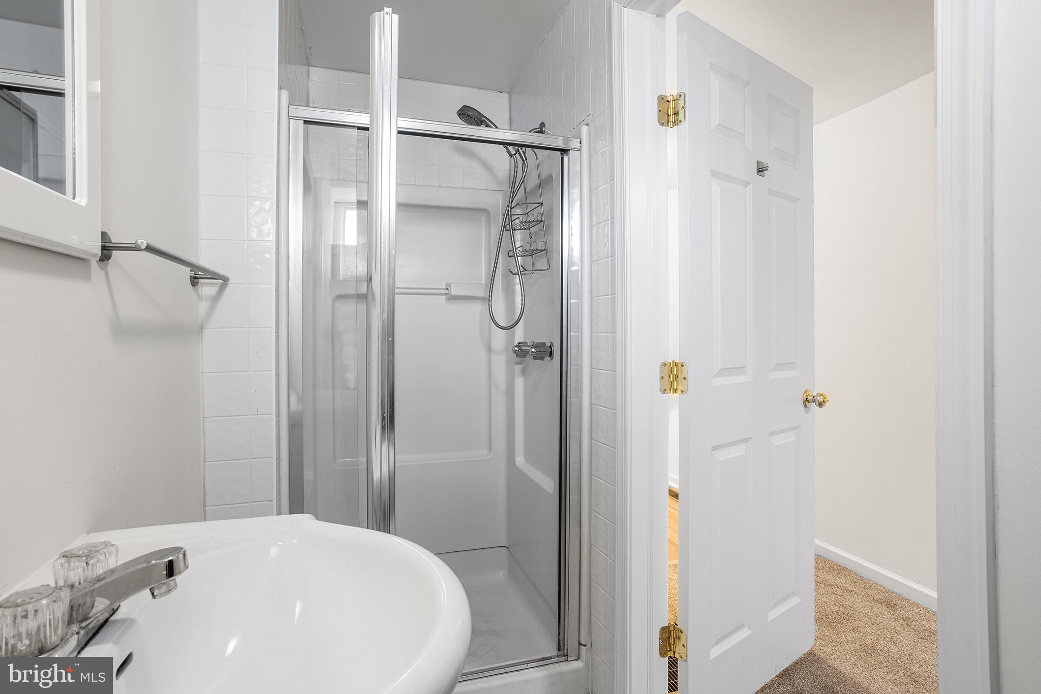 4611 WOODLAND AVE #1