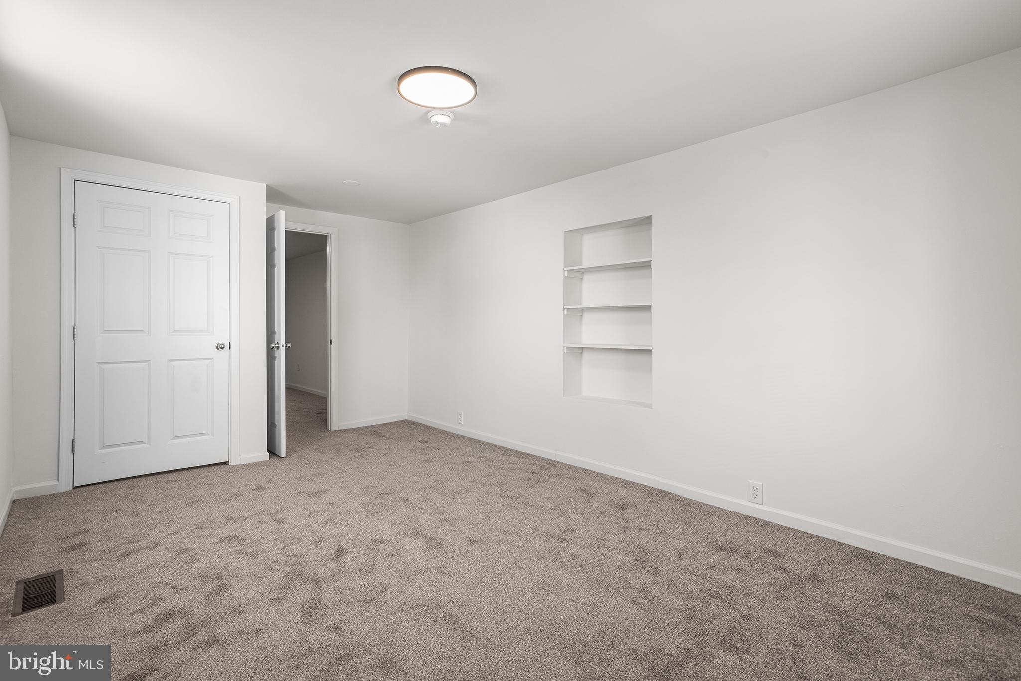 4611 WOODLAND AVE #1