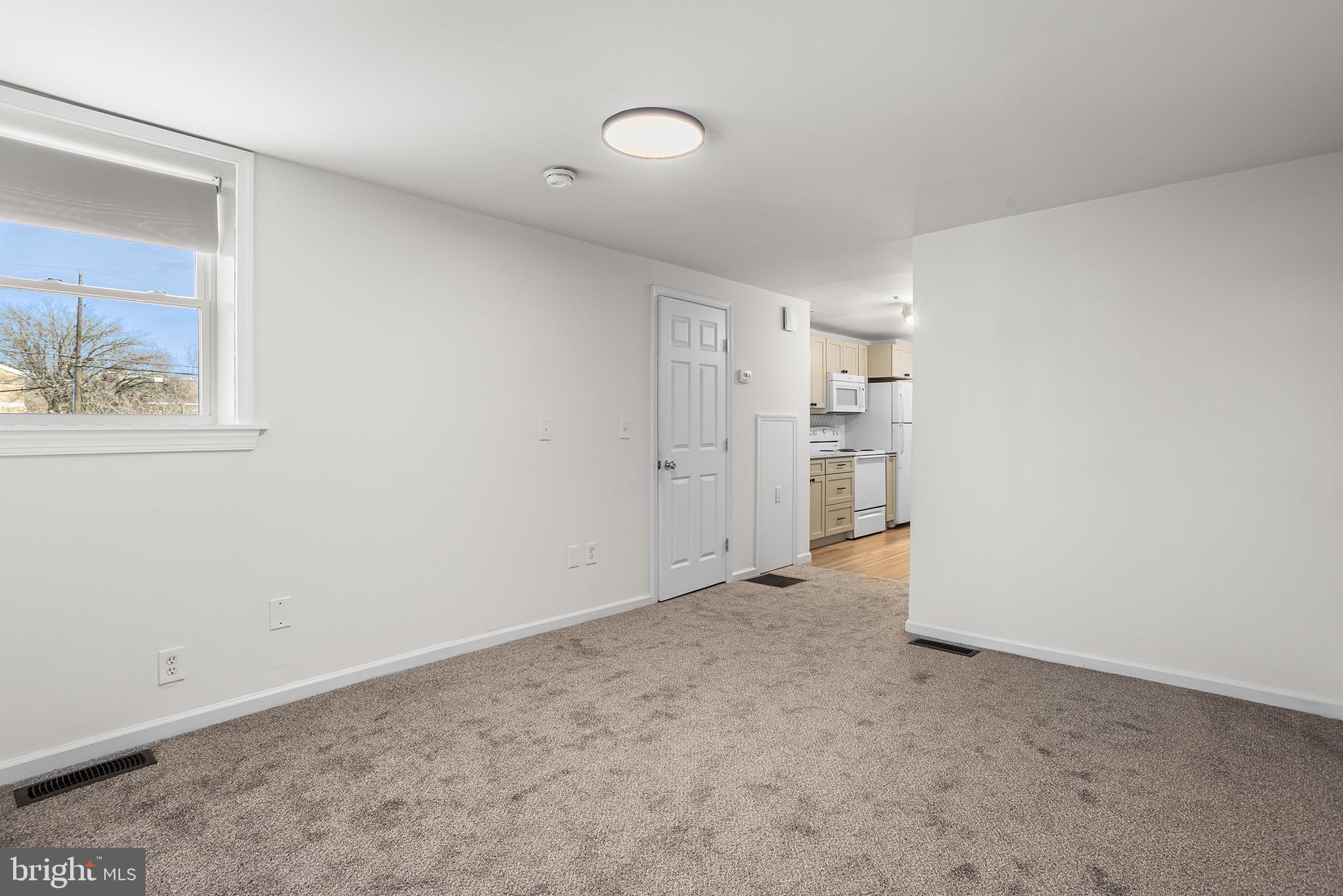 4611 WOODLAND AVE #1
